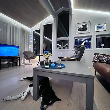 Comfy, Modern Place With View Tromsø