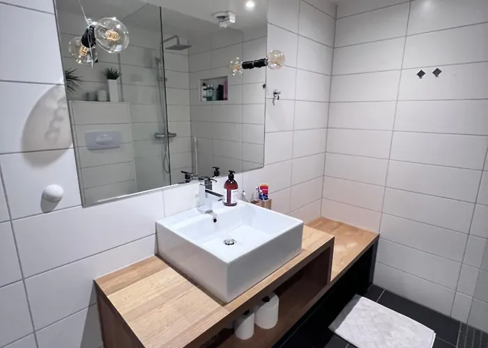 Comfy, Modern Place With View Villa