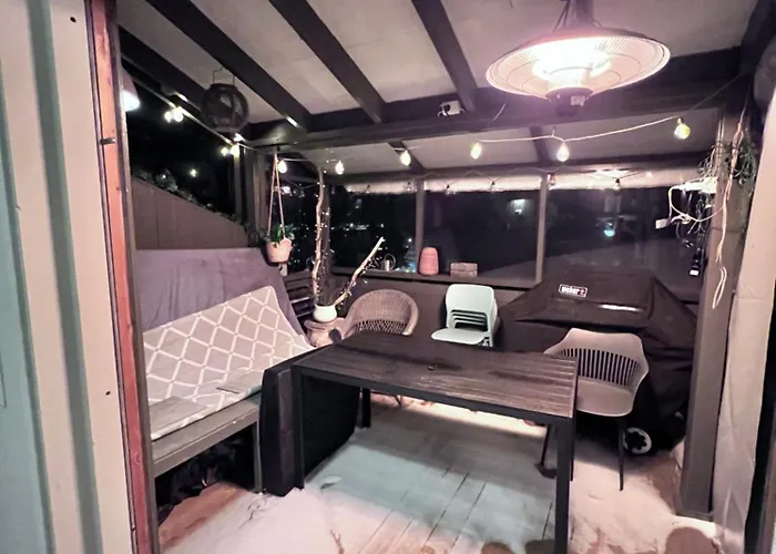 Comfy, Modern Place With View Villa *